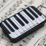 Logotipo del grupo Música y entretenimiento